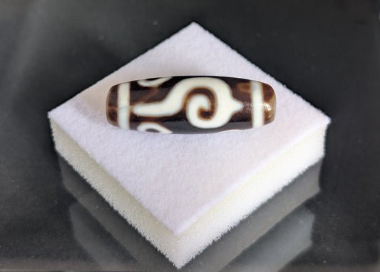 Antique Four-Eye Conch Dzi