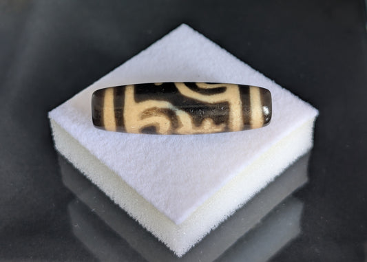 Ancient Treasure Vase Dzi