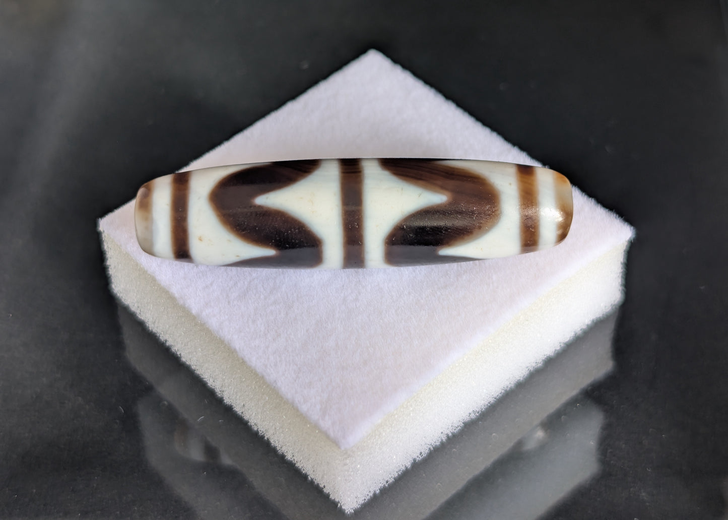 Antique Double Tiger Tooth Dzi Bead