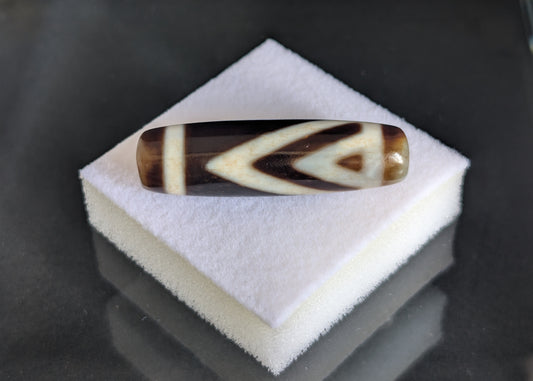 Antique One-Eye Mountain Peak Dzi Bead