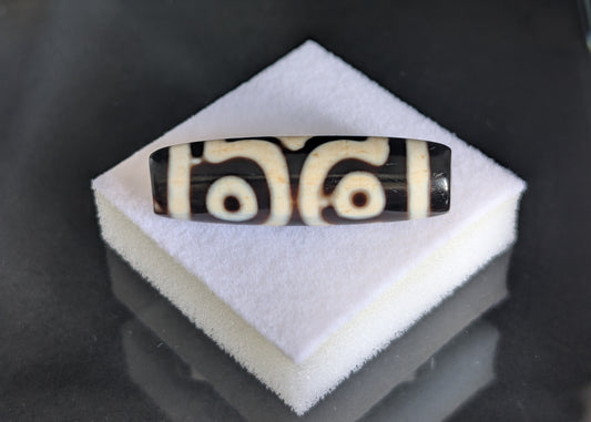 Antique Three-Eye Dzi Bead